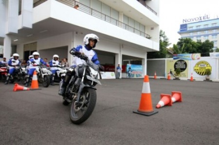 Pelatihan di Safety Riding Center Astra Motor, Gratis Dengan Armada Sepeda Motor Honda Terbaru