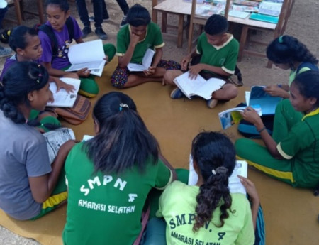 Desa-Desa Di Nusa Tenggara Timur Memerlukan Tenaga Pendidik Dan Sarana Prasarana Pendidikan (Villages in East Of Nusa Tenggara Require Educators and Educational Infrastructure)