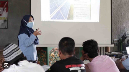 Pembangkit Listrik Tenaga Surya Sebagai Teknologi SDGs Menuju Indonesia Ramah Lingkungan