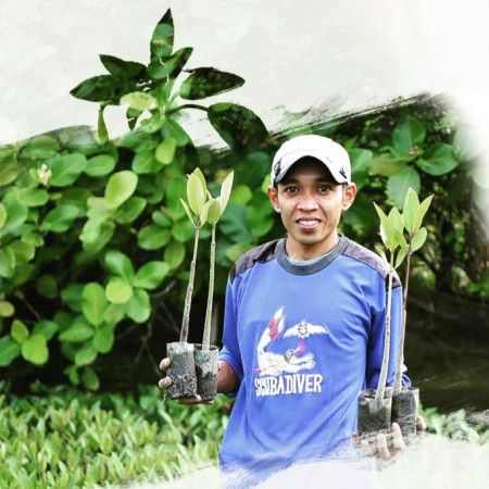 David Andespin Nekat Melampaui Batas Untuk Menyelamatkan Ekosistem Laut Sungai Pinang
