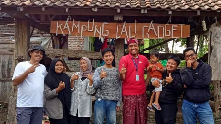 Gagas Kampung Lali Gadget, Upaya Achmad Irfandi Kurangi Kecanduan Gawai pada Anak Lewat Dolanan Tradisional