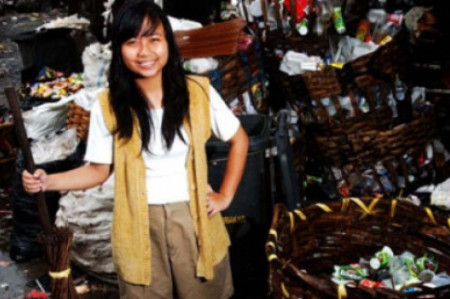 Kisah Inspiratif Sang Ratu Sampah Sekolah Amilia Agustin Remaja Luar Biasa