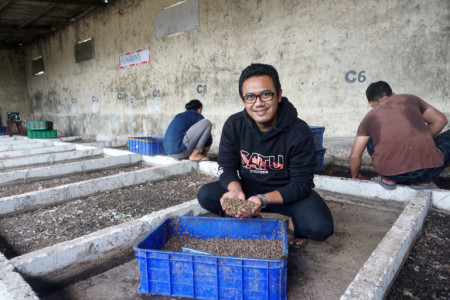 Greenprosa: Oase Segar Permasalahan Sampah di Indonesia